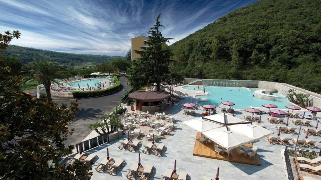 Complesso Termale Vescine Hotel Castelforte Bagian luar foto