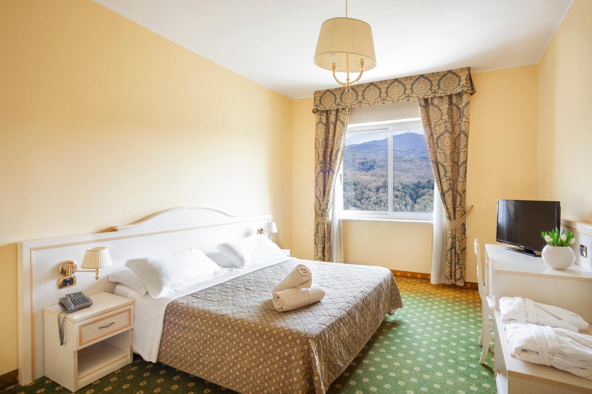 Complesso Termale Vescine Hotel Castelforte Bagian luar foto