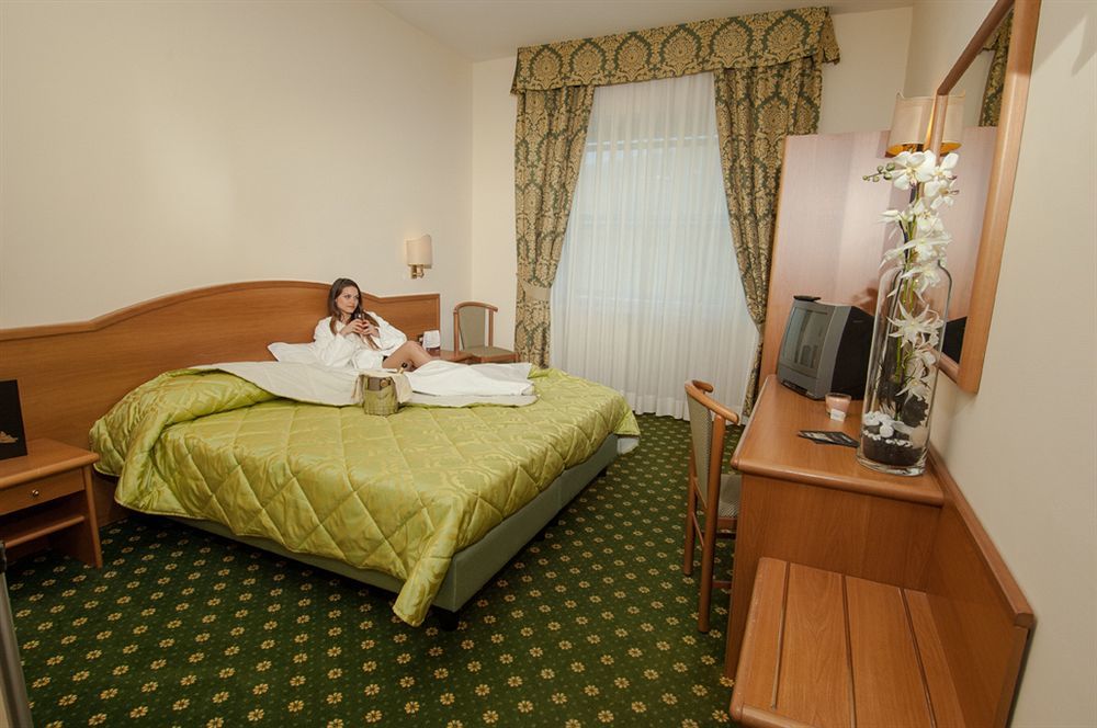 Complesso Termale Vescine Hotel Castelforte Bagian luar foto